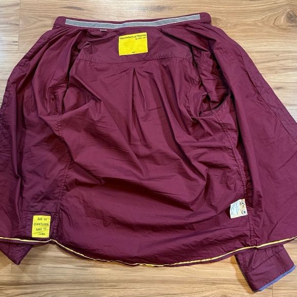 Descendant of Thieves Men’s L Burgundy Dot Button Shirt - Picture 3 of 10